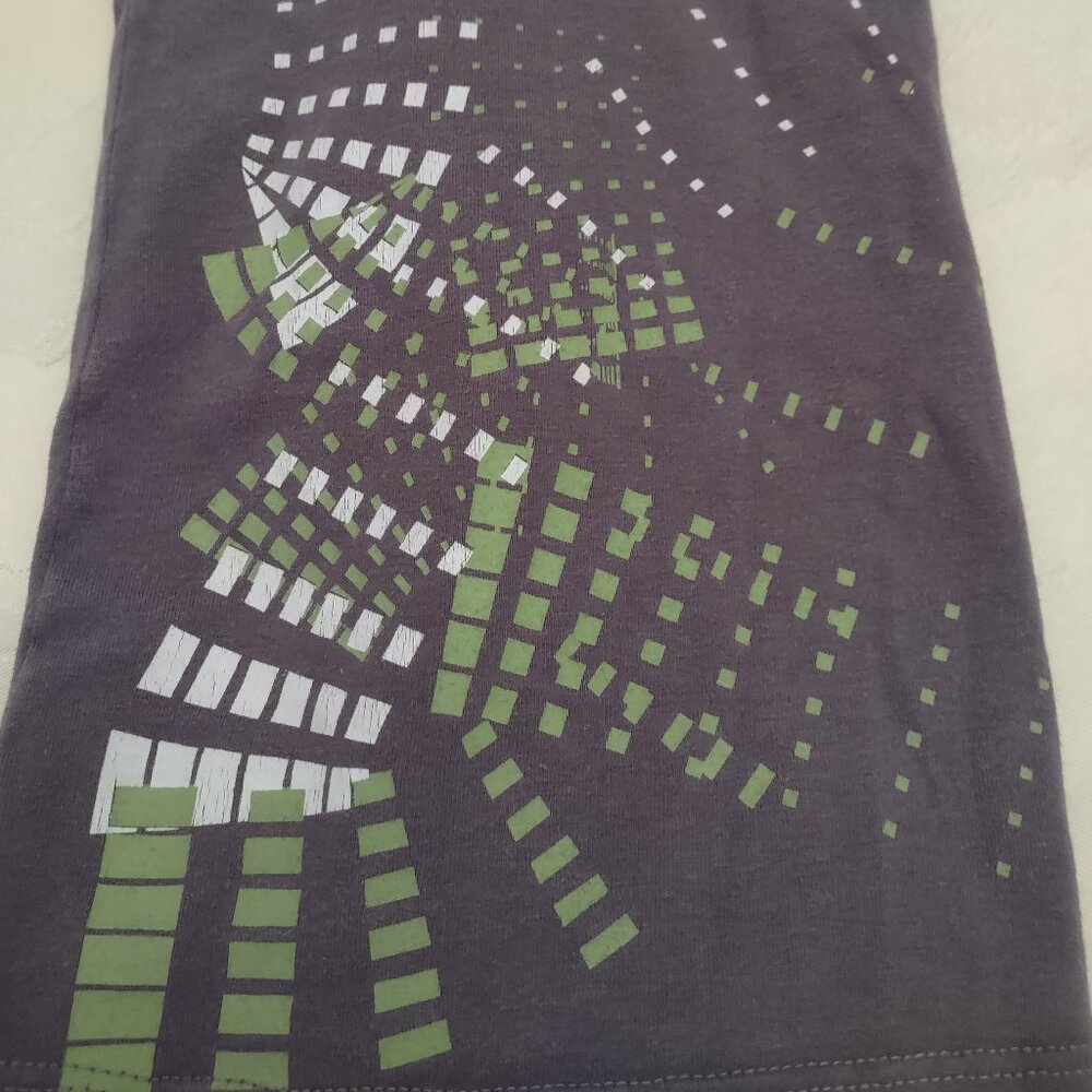 Ladies tie neck halter top, M, grey w/abstract design front. EUC - Picture 3 of 4